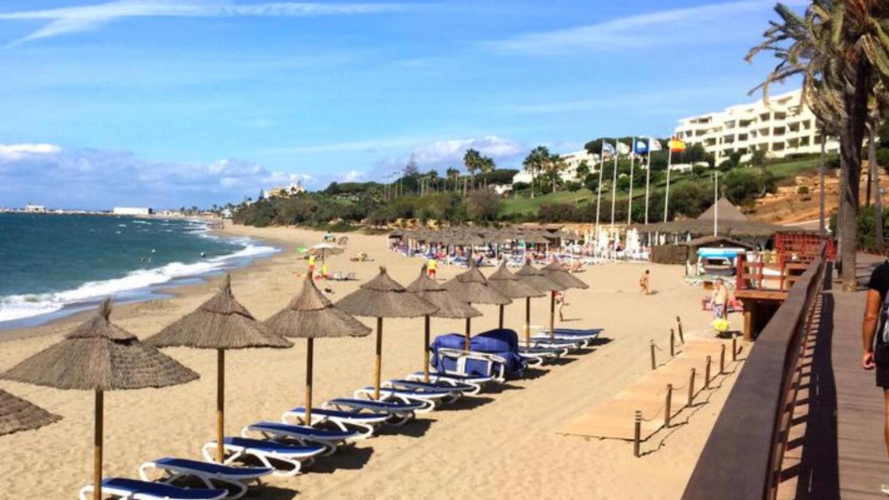 Mi Capricho C16 Beachfront Apartment Sitio de Calahonda Exterior photo