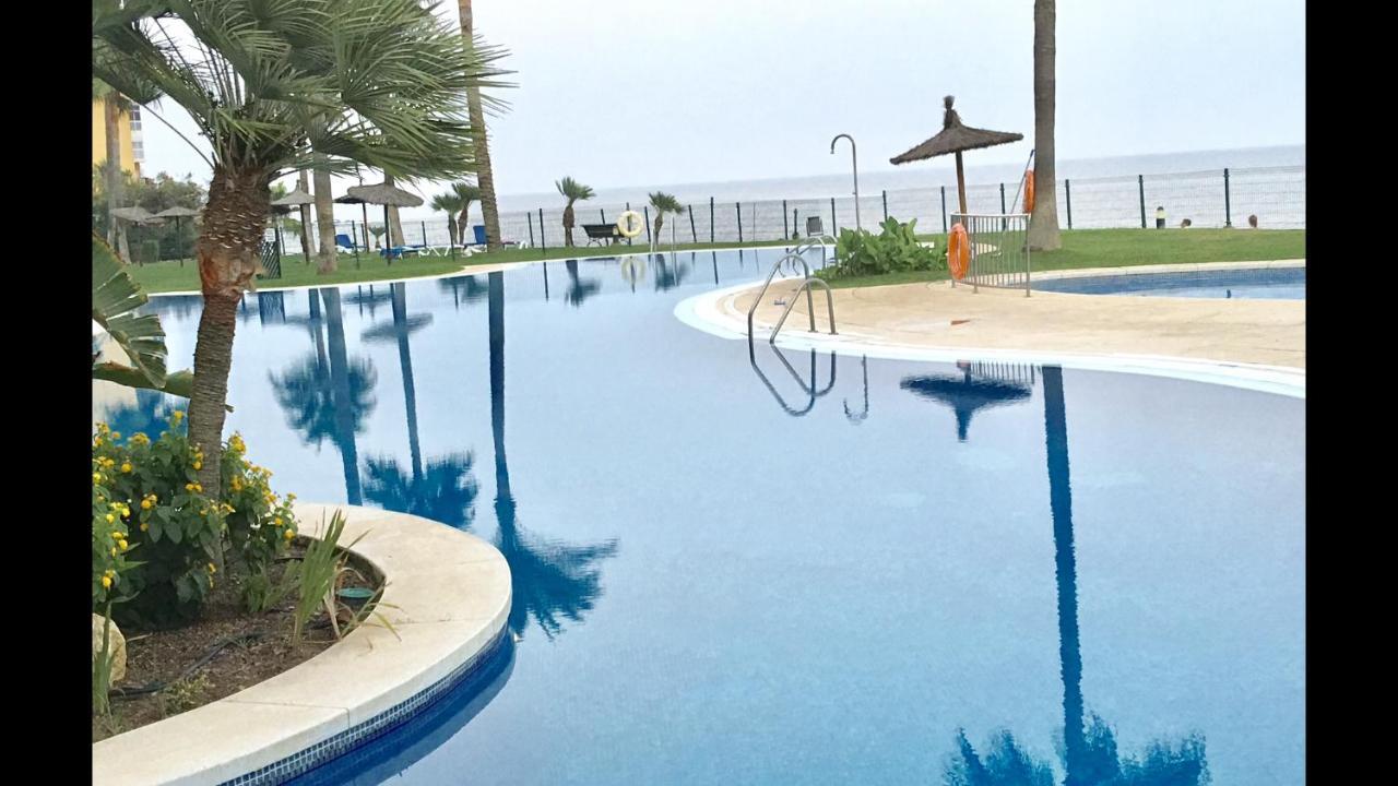 Mi Capricho C16 Beachfront Apartment Sitio de Calahonda Exterior photo